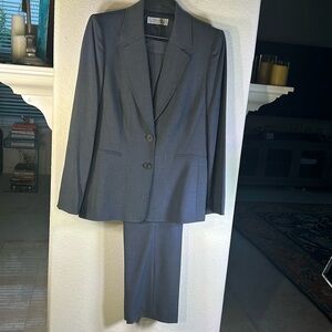 Tahari Suit. Size 14. Jacket and pants. Like new.